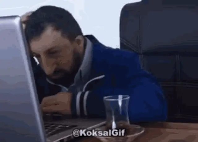 Koksal Baba triste no notebook